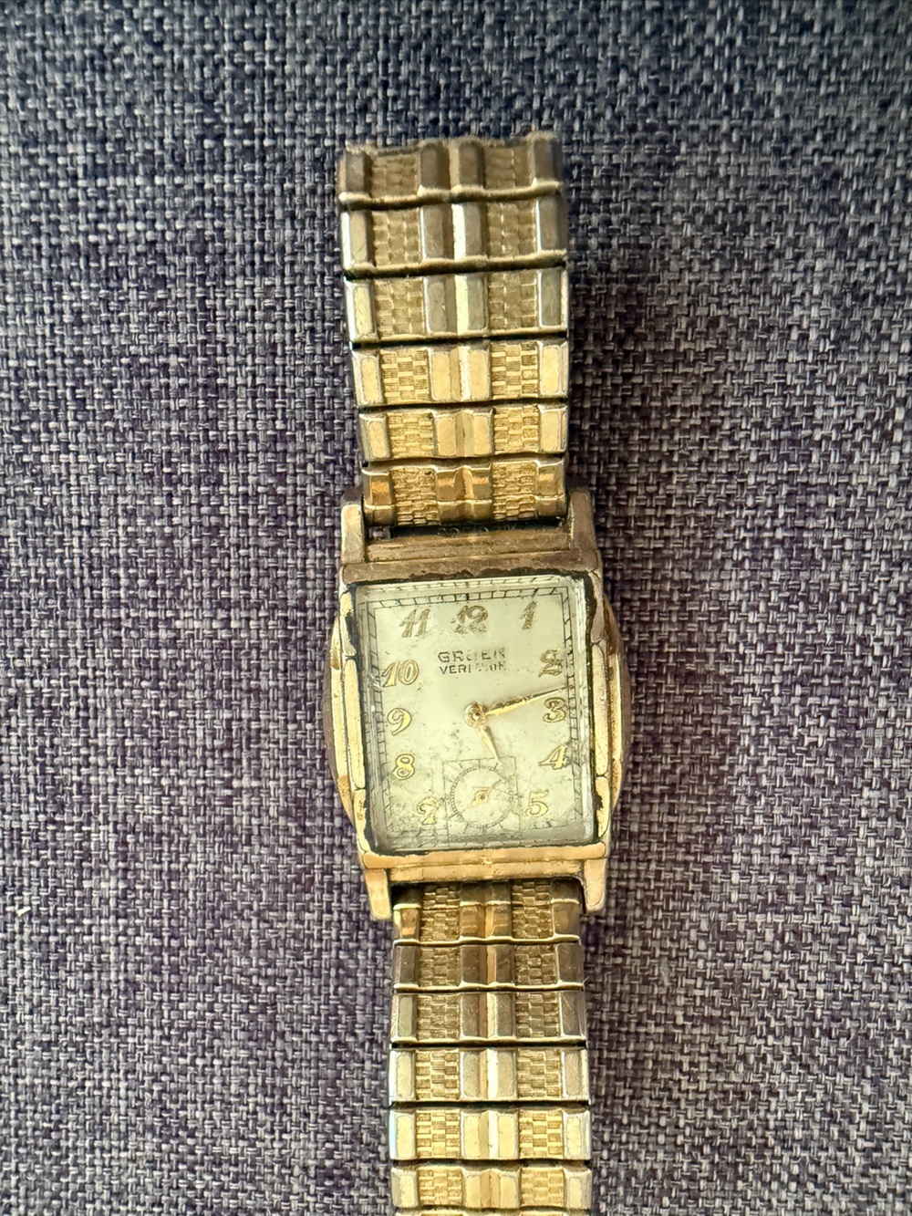 GruenVintage Antique Gold-Tone Men’s Wristwatch Gold Color old and doesn’t work